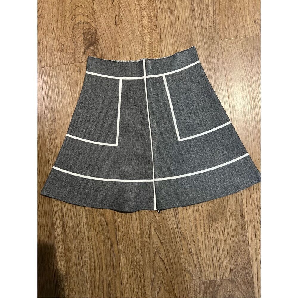Women's knitted flared mini Skirt Colors: gray &white size S - Picture 4 of 6